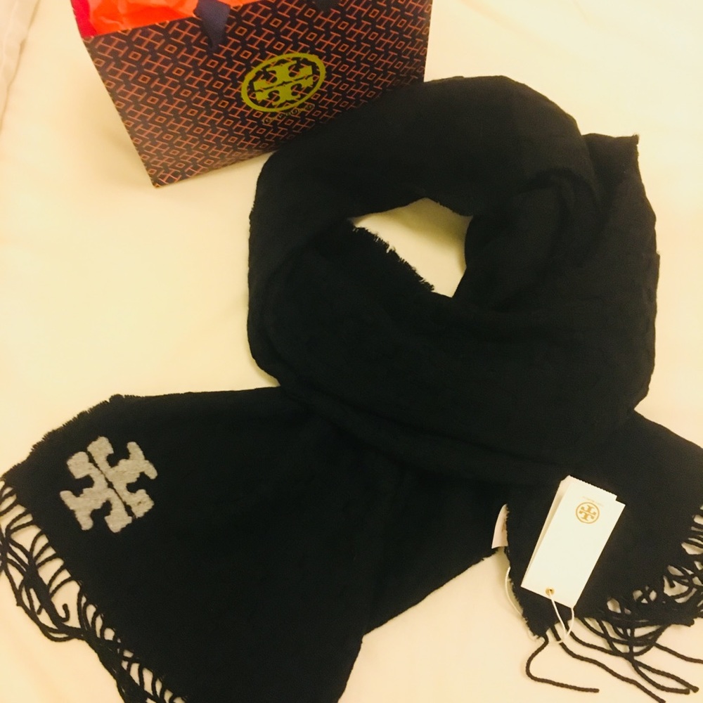 Tory Burch whipstitch Scart